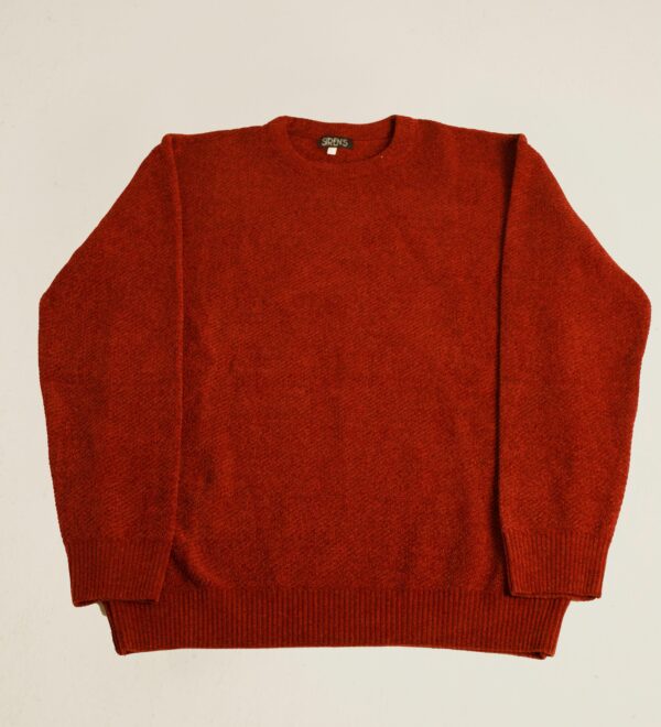 red knitted pullover